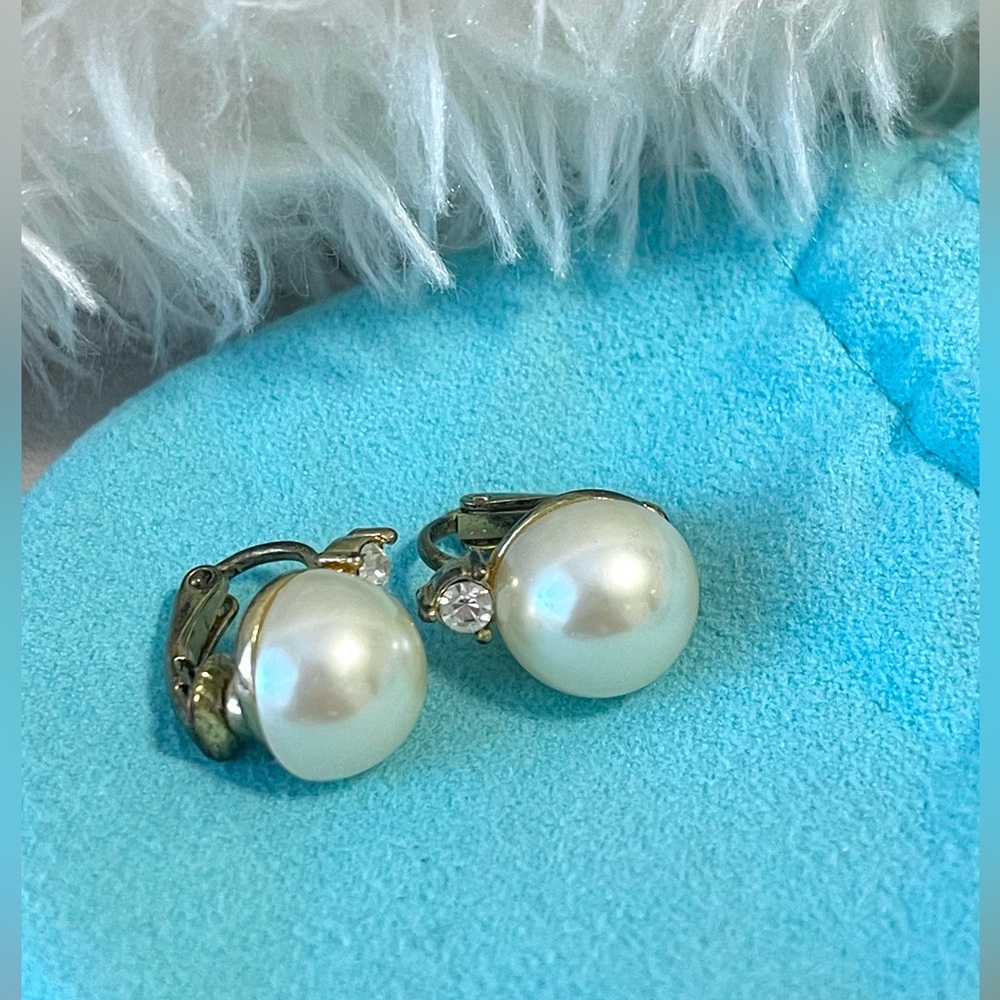 Avon Vintage Gold Tone Clip On Faux Pearl Earrings